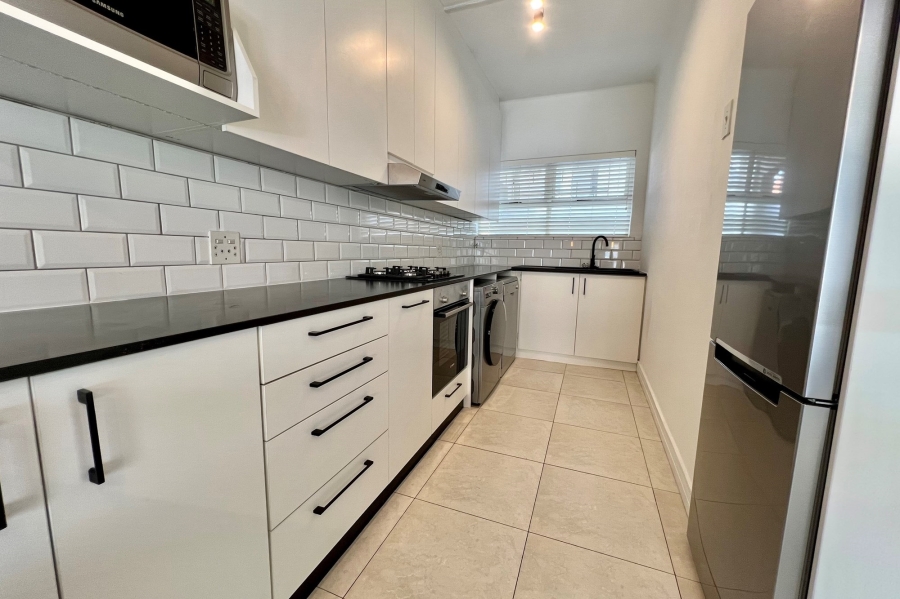 1 Bedroom Property for Sale in Sea Point Western Cape